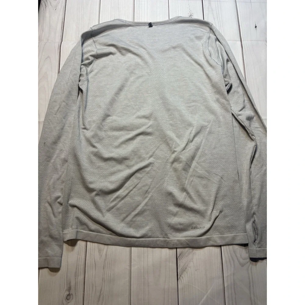 Women's Nike Dri Fit Light Grey Long Sleeve Shirt Thumb Hole Medium
